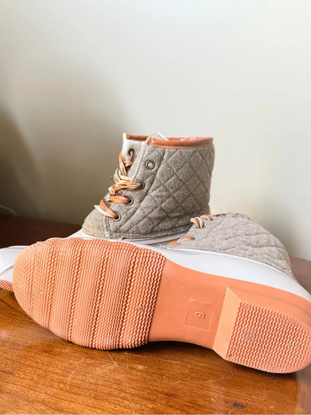Quilted Duck-Style Rain Boots for Women — Beige/White